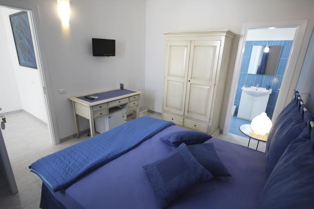 B&B Villa Genny A Pochi Passi Dal Mare San Cataldo  Habitación foto